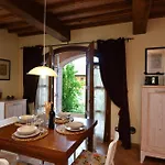 Mimosa Apartman *